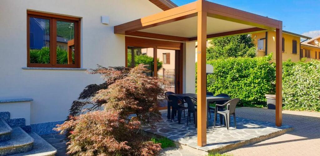 Villa Iris -Pet Friendly Stay - Garden - Private Parking- Bike Friendly Holiday House Colico Zewnętrze zdjęcie
