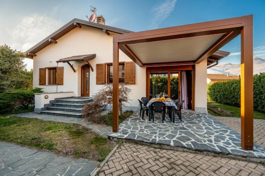 Villa Iris -Pet Friendly Stay - Garden - Private Parking- Bike Friendly Holiday House Colico Zewnętrze zdjęcie
