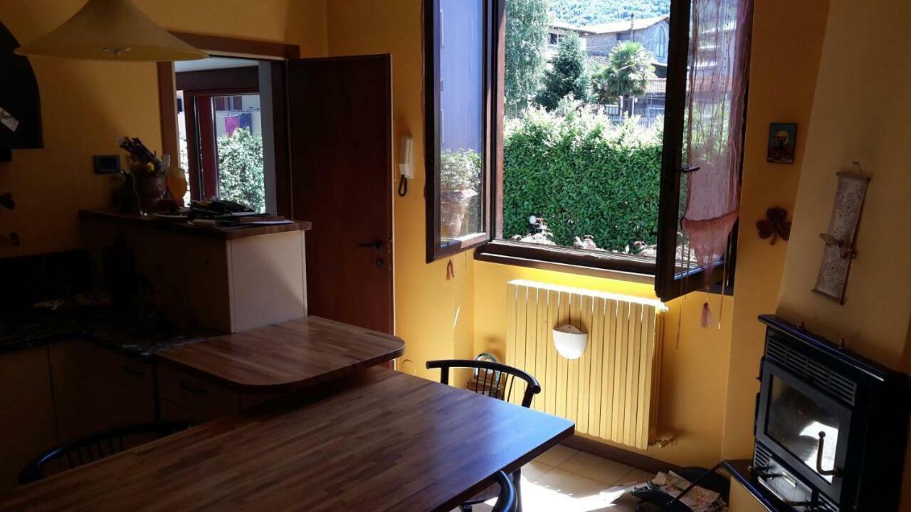 Villa Iris -Pet Friendly Stay - Garden - Private Parking- Bike Friendly Holiday House Colico Zewnętrze zdjęcie