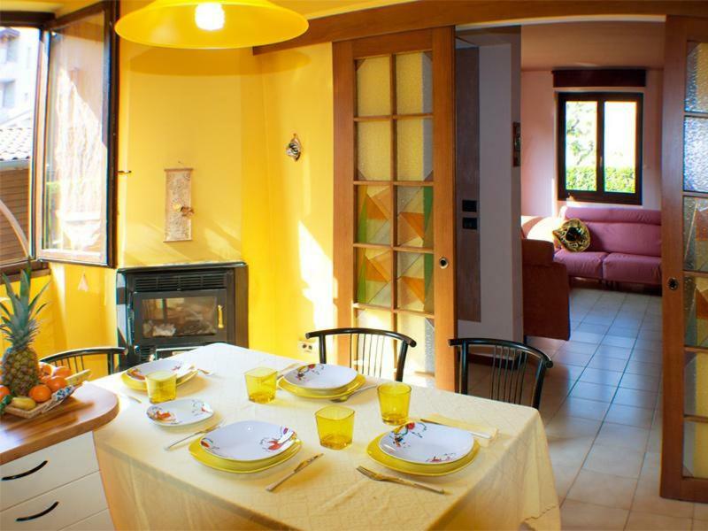 Villa Iris -Pet Friendly Stay - Garden - Private Parking- Bike Friendly Holiday House Colico Zewnętrze zdjęcie