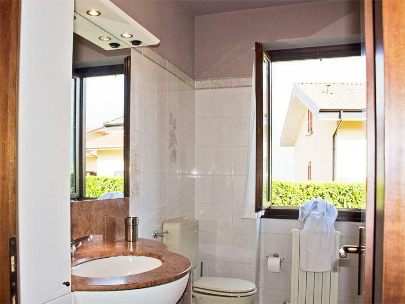 Villa Iris -Pet Friendly Stay - Garden - Private Parking- Bike Friendly Holiday House Colico Zewnętrze zdjęcie